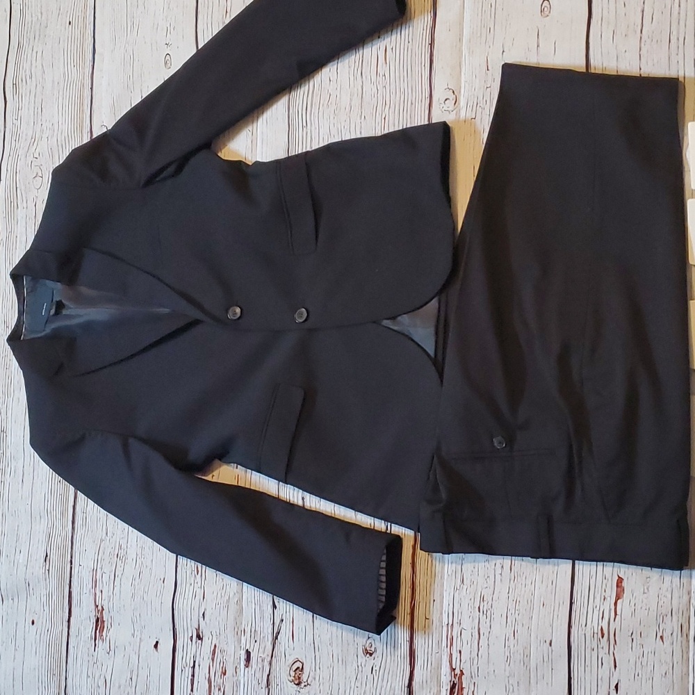 H&M MEN'S BLACK SUIT 🖤